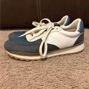 Universal Thread Shoes Maria Casual Sneakers White Faux Leather Round Women’s 9